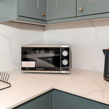 2-Bedroom Victorian Apartment In Kensington Лондон Екстериор снимка