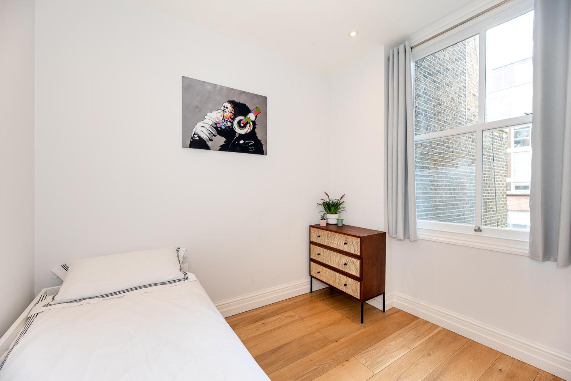 2-Bedroom Victorian Apartment In Kensington Лондон Екстериор снимка