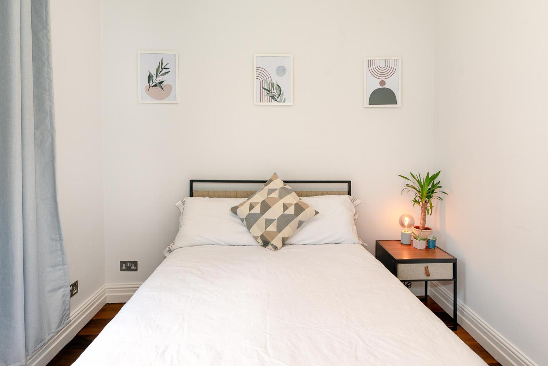 2-Bedroom Victorian Apartment In Kensington Лондон Екстериор снимка