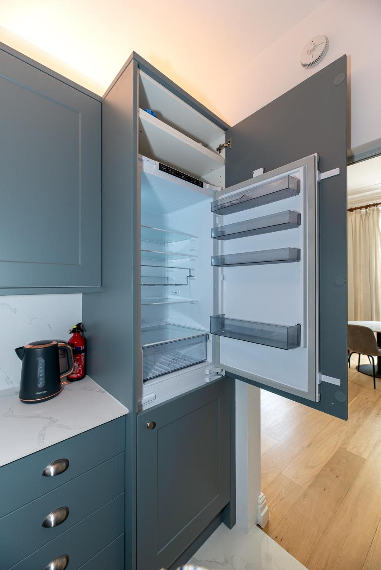 2-Bedroom Victorian Apartment In Kensington Лондон Екстериор снимка