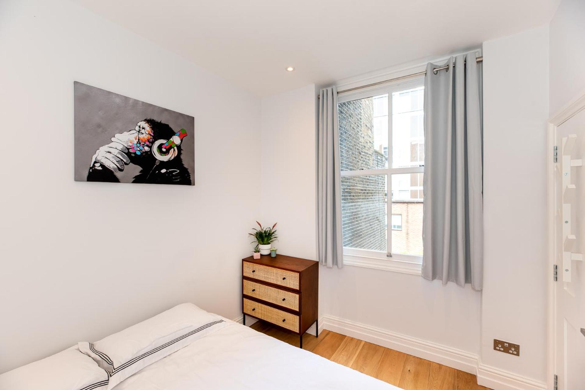 2-Bedroom Victorian Apartment In Kensington Лондон Екстериор снимка