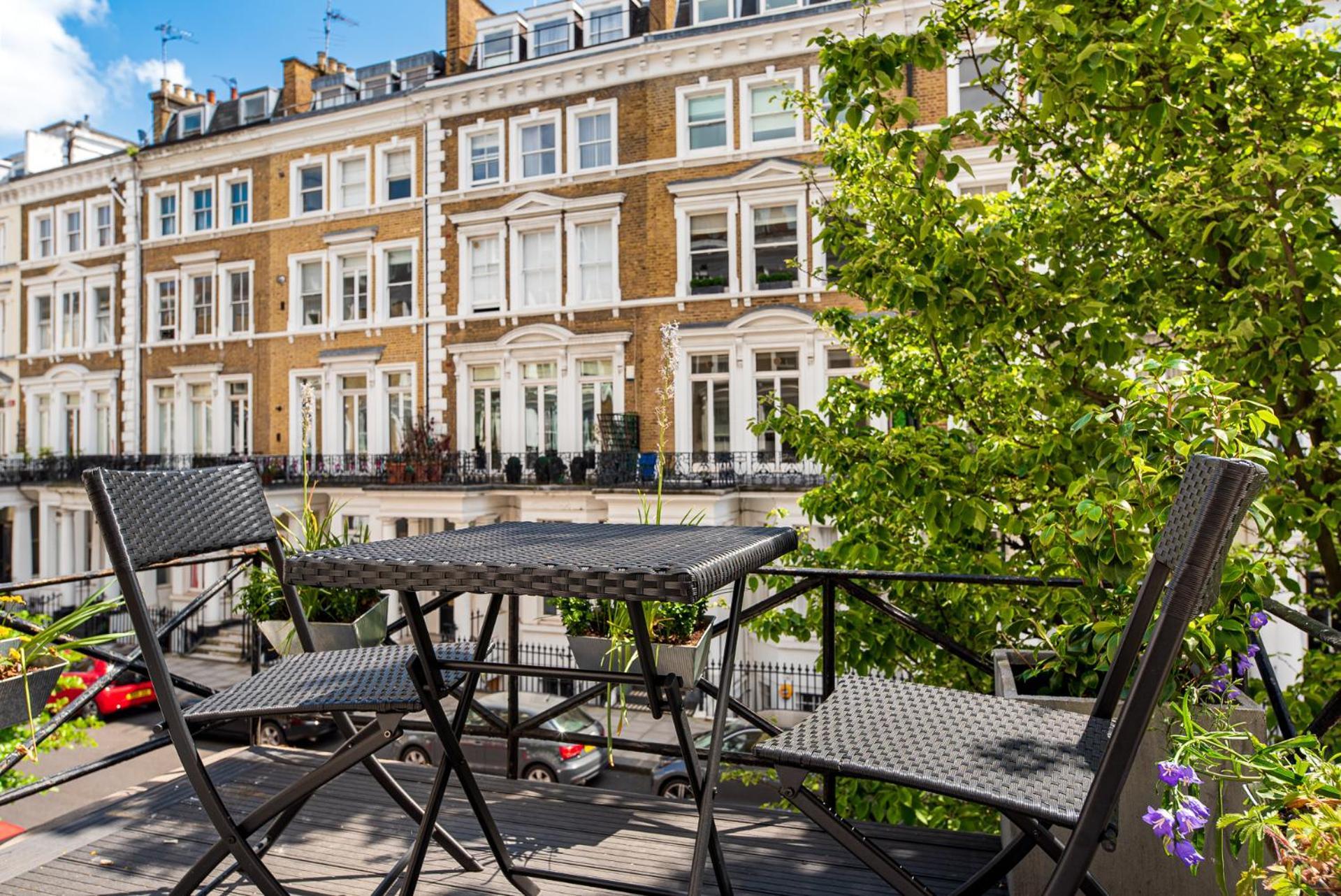 2-Bedroom Victorian Apartment In Kensington Лондон Екстериор снимка
